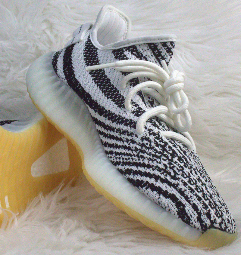 Tênis Adidas Yeezy Boost 350 V2 Zebra