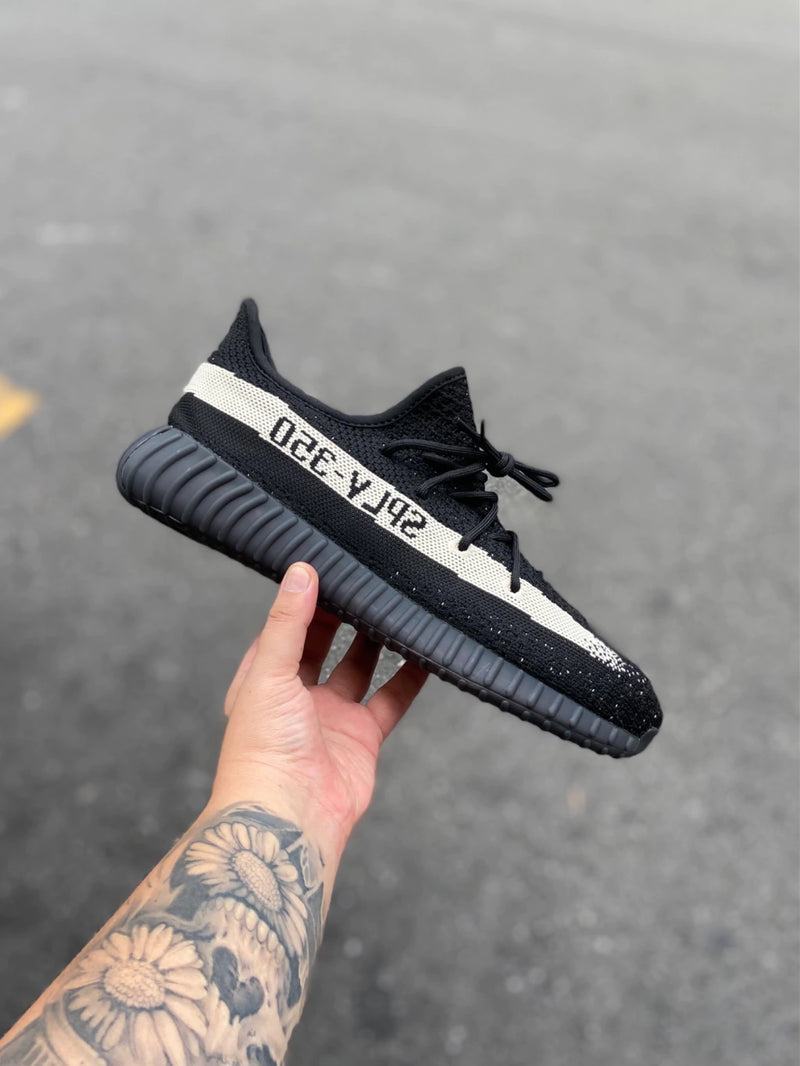 Tênis Adidas Yeezy Boost 350 v2 Core Black White