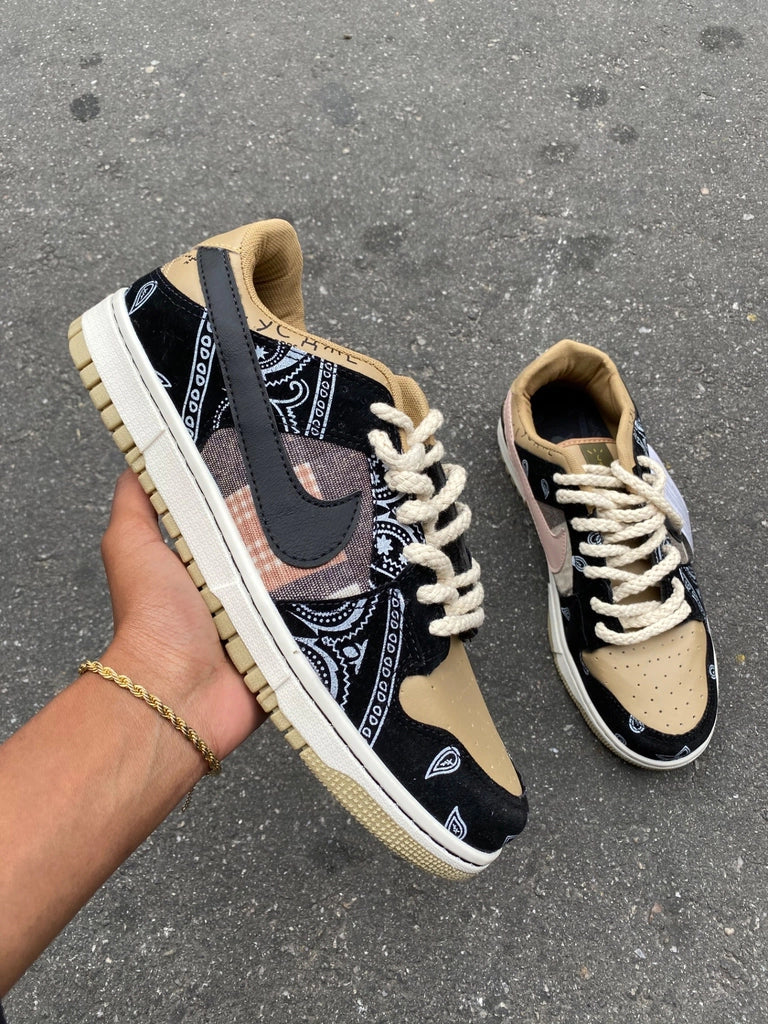 Tênis Nike Dunk Low Travis Scott ''Cactus Jack''