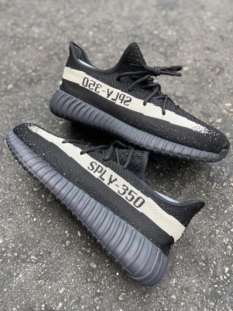 Tênis Adidas Yeezy Boost 350 v2 Core Black White