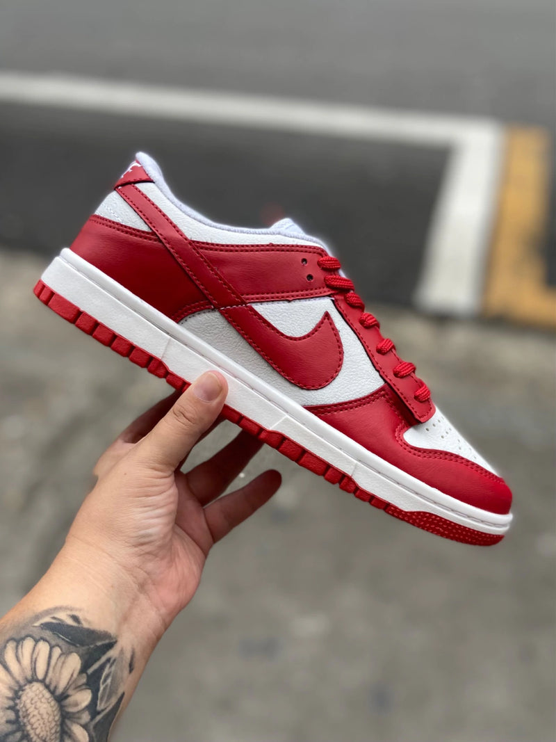 Tênis SB Dunk Low SP "University Red"