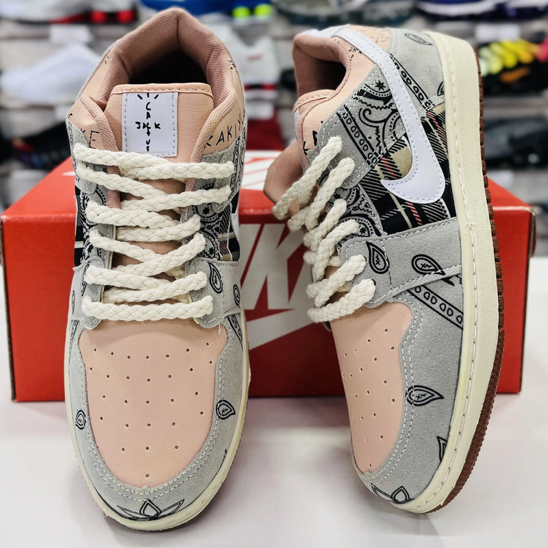 Tênis Nike Dunk Low Travis Scott ''Cactus Jack''