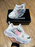 Tênis Balenciaga x Adidas Triple S