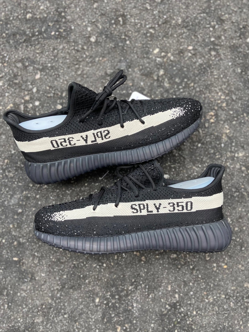 Tênis Adidas Yeezy Boost 350 v2 Core Black White