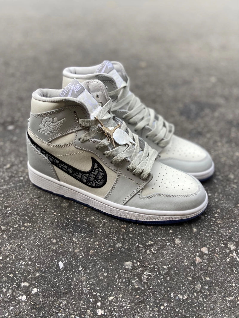 Tênis Air Jordan 1 Retro High Collab DIOR