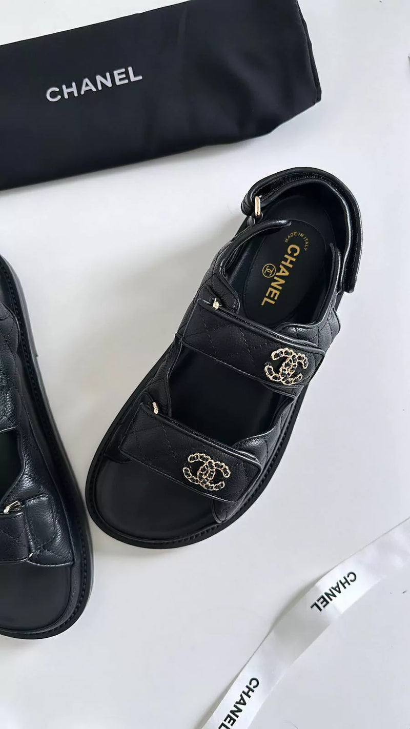 Sandália Chanel Grained Calfskin Velcro Dad