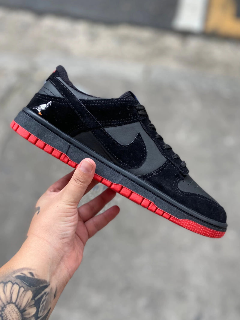 Tênis Nike SB Dunk Low Staple Black Pigeon