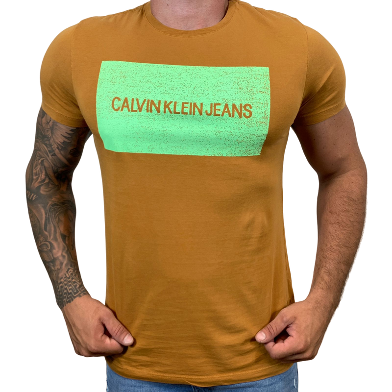 Camiseta Calvin Klein Caramelo