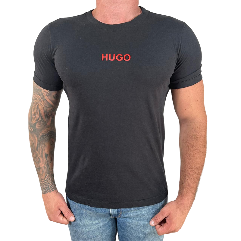 Camiseta Hugo - Preta