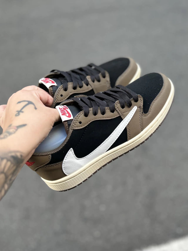 Tênis Air Jordan 1 Low Travis Scott