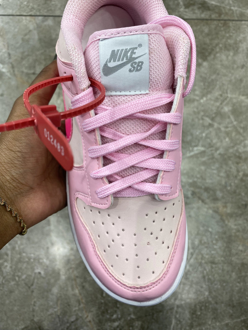 Tênis Nike Dunk Low Barbie