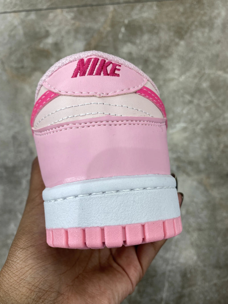 Tênis Nike Dunk Low Barbie