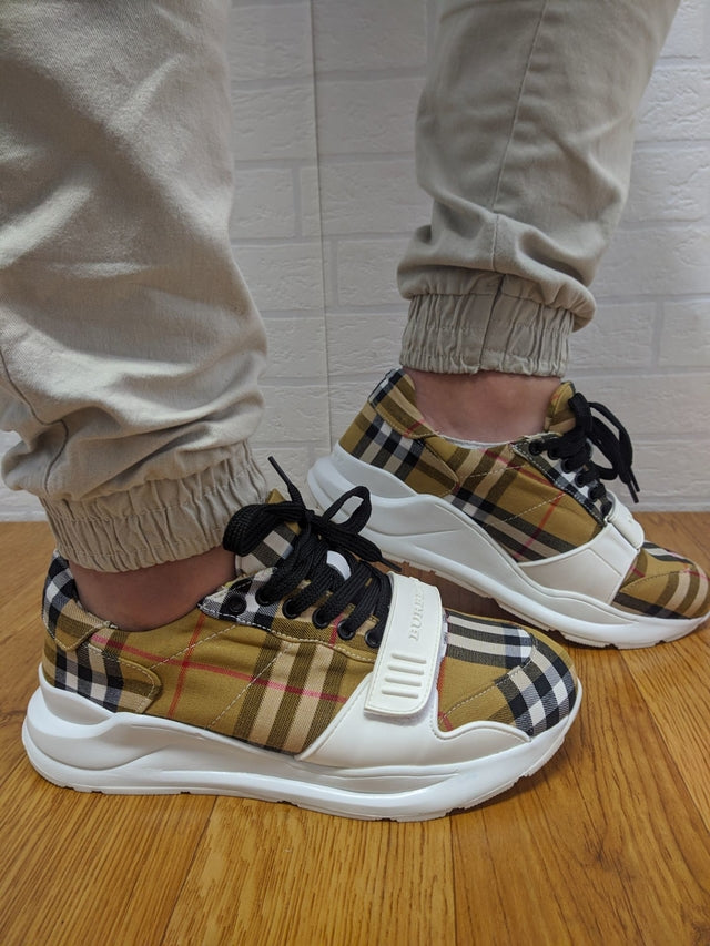 Tênis Burberry xadrez vintage Low