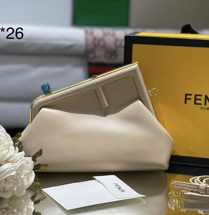 Bolsa Fendi First Small