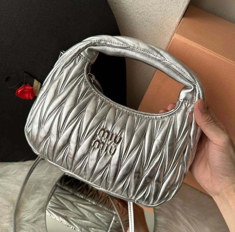 Bolsa Hobo Miu Wander Metalassê