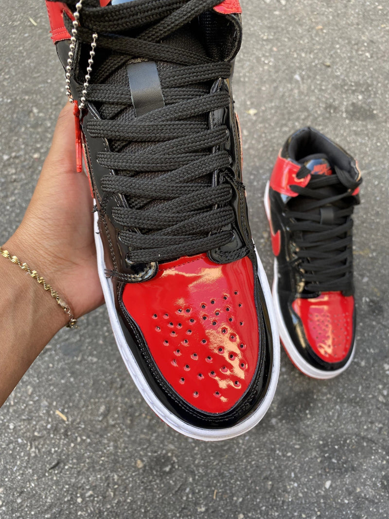 Tênis Air Jordan 1 Retro High OG Patent Bred