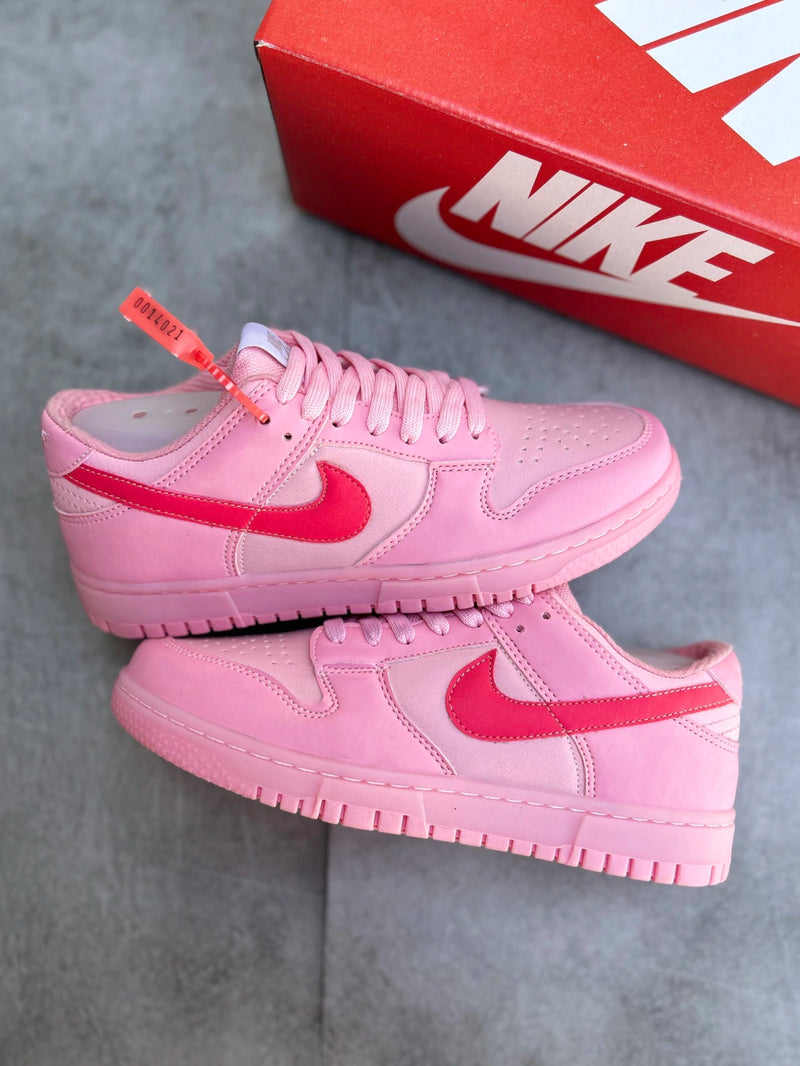 Tênis Nike Dunk Low GS Triple Pink