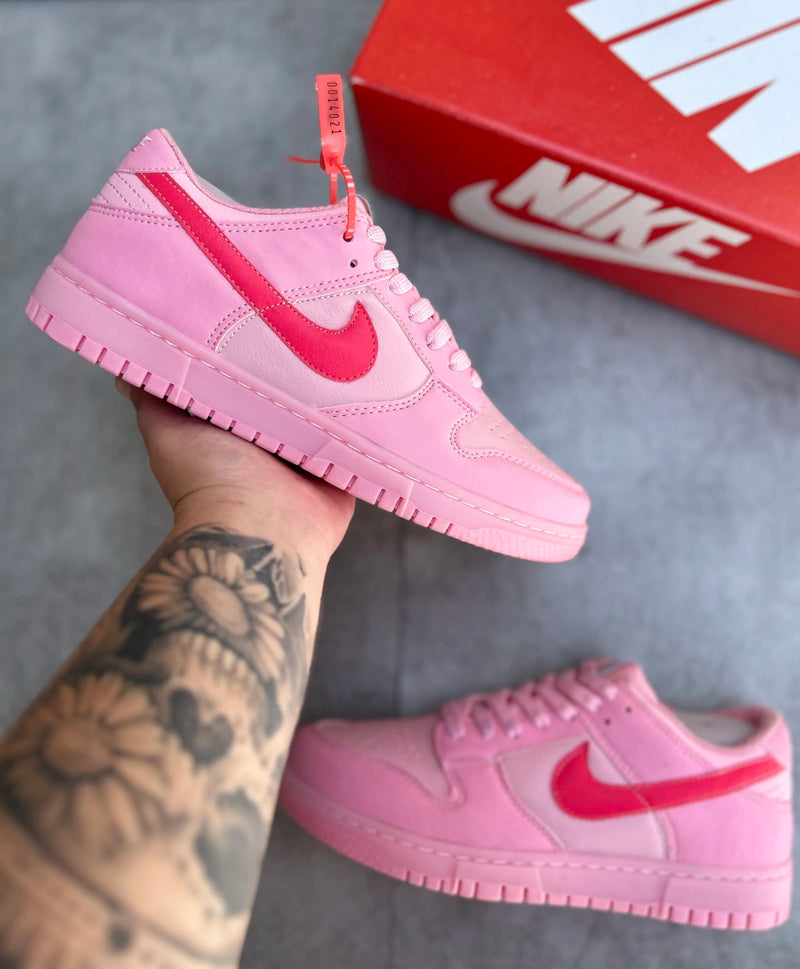 Tênis Nike Dunk Low GS Triple Pink