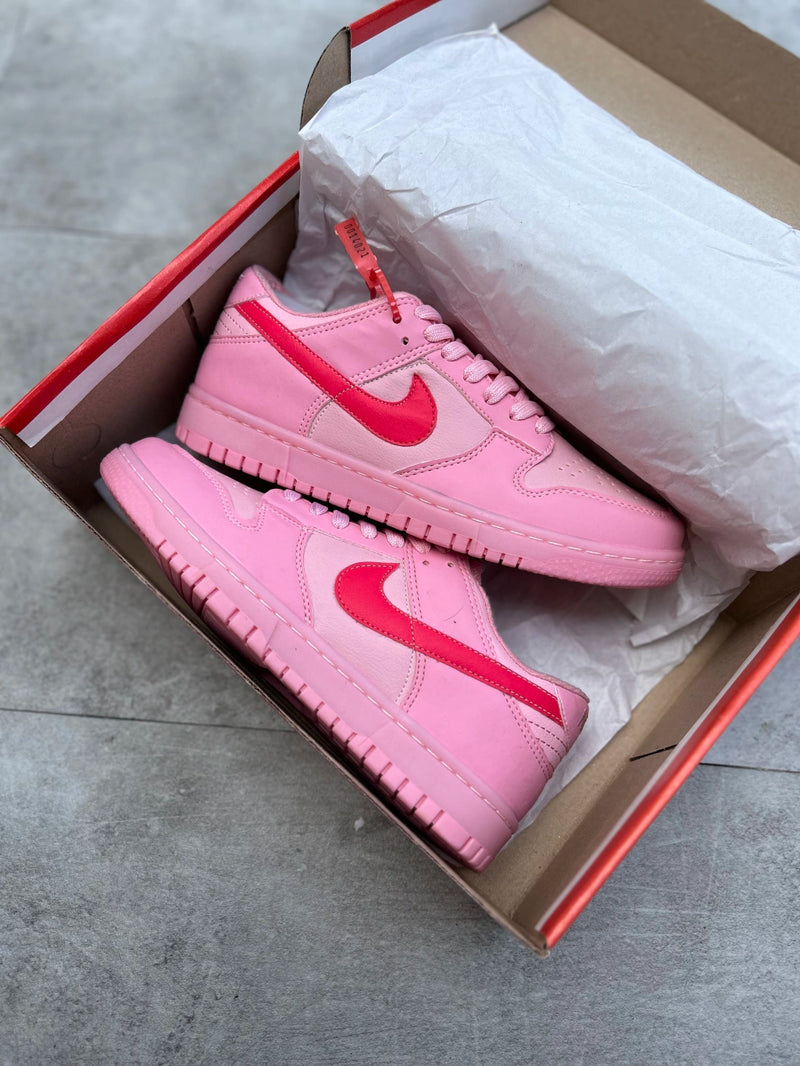 Tênis Nike Dunk Low GS Triple Pink