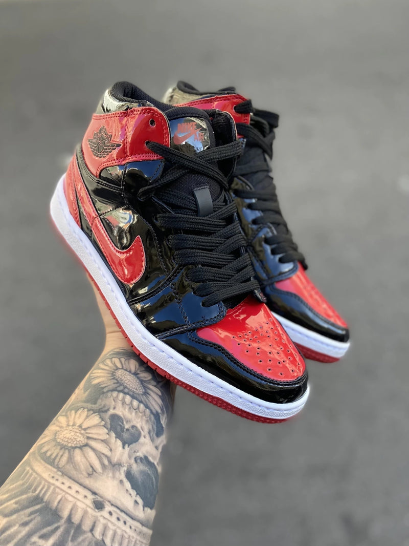 Tênis Air Jordan 1 Retro High OG Patent Bred