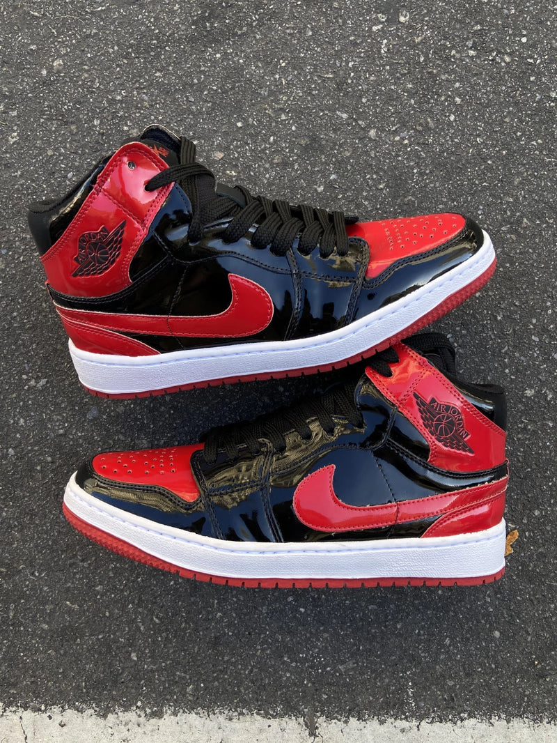 Tênis Air Jordan 1 Retro High OG Patent Bred