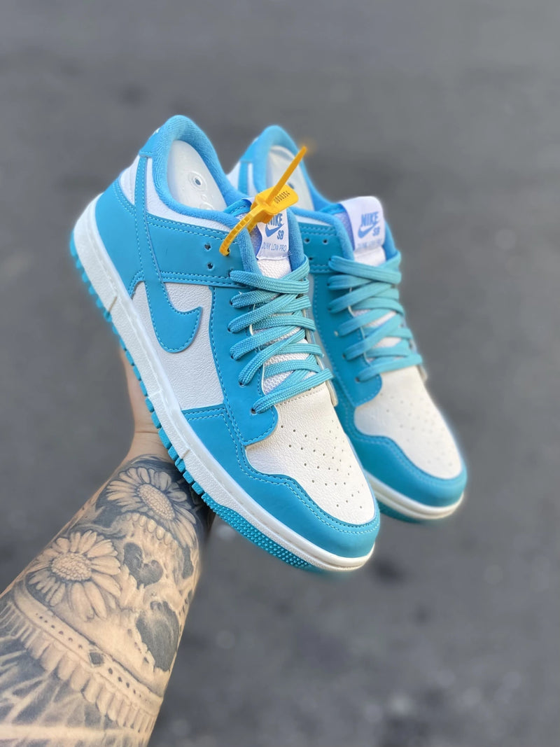 Tênis - SB Dunk Low "UNC"