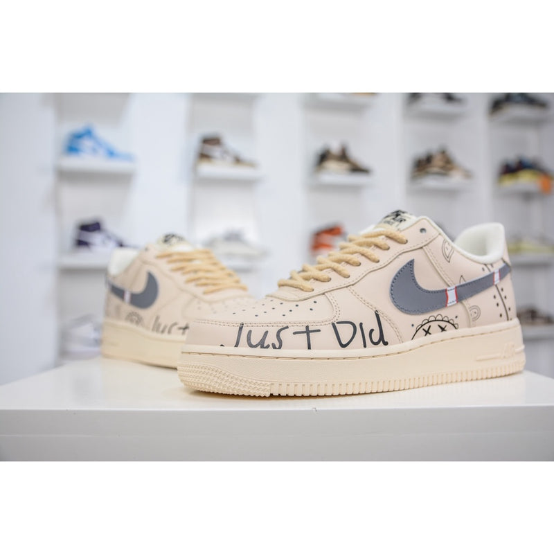 Tênis Nike Air Force 1 Low Just do It