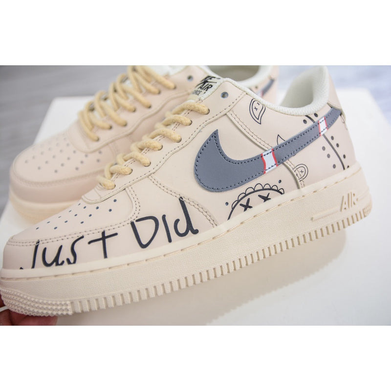 Tênis Nike Air Force 1 Low Just do It