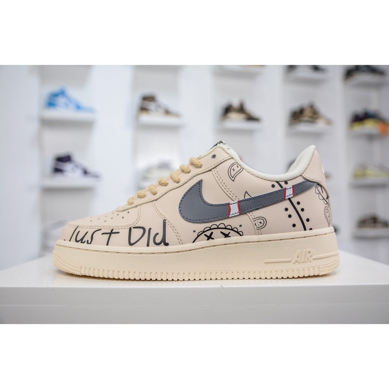 Tênis Nike Air Force 1 Low Just do It