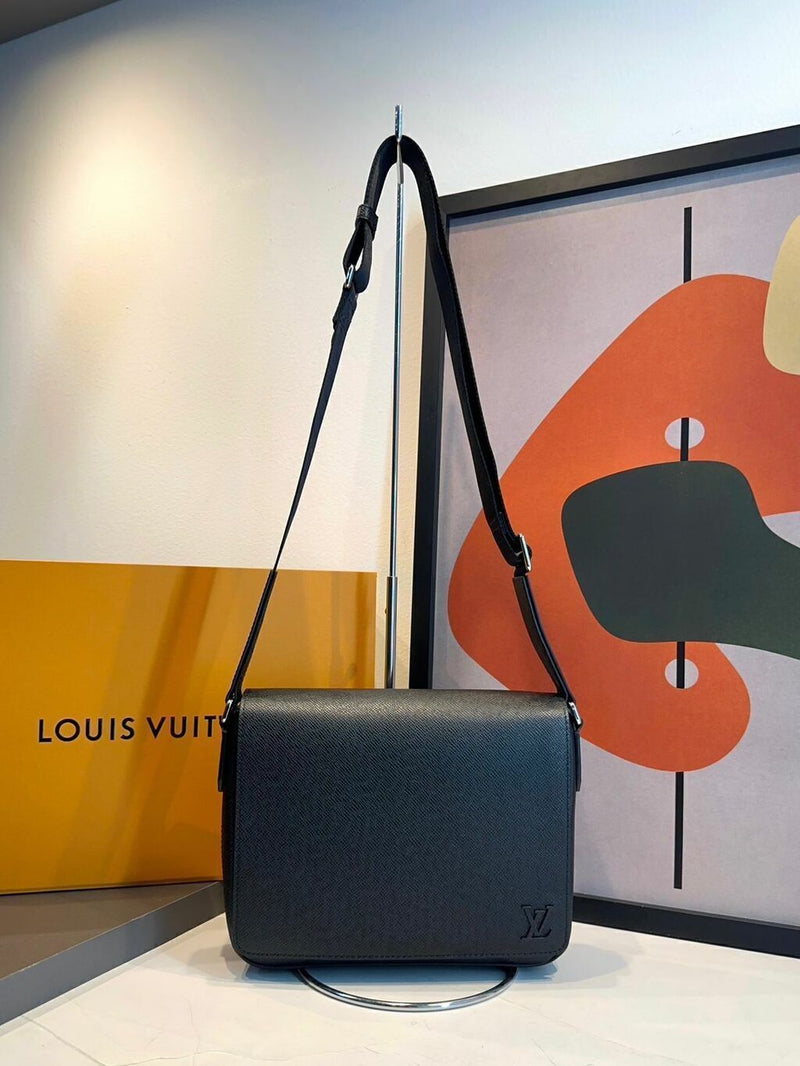 Shoulder Bag District