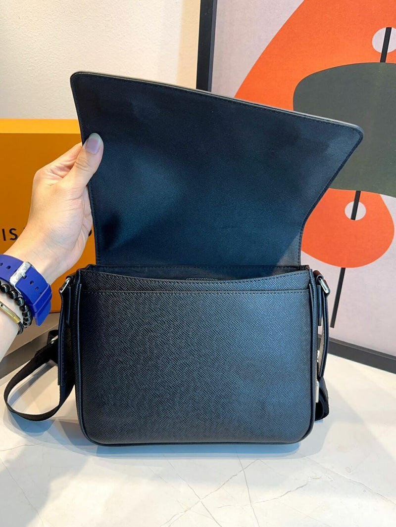 Shoulder Bag District