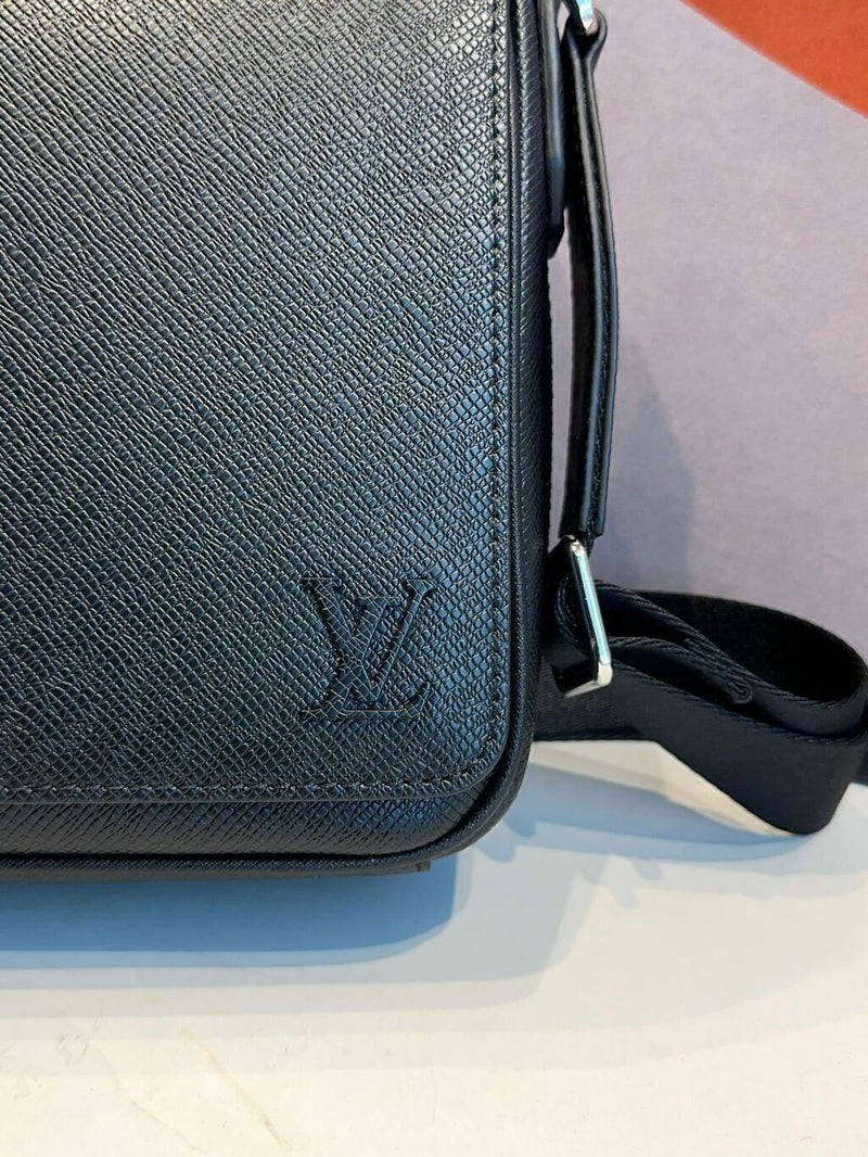 Shoulder Bag District