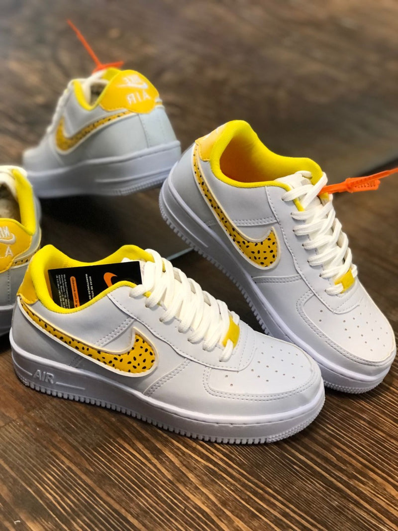 Tênis Nike Air Force 1 Tropical