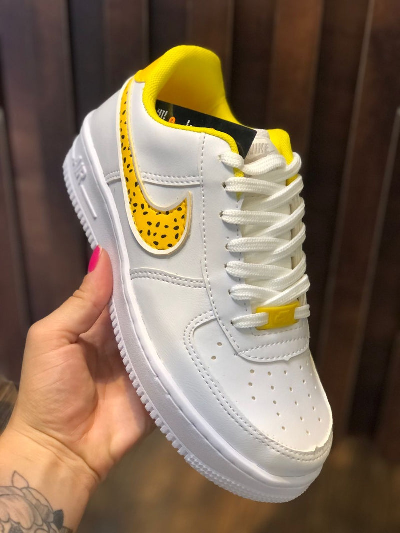 Tênis Nike Air Force 1 Tropical