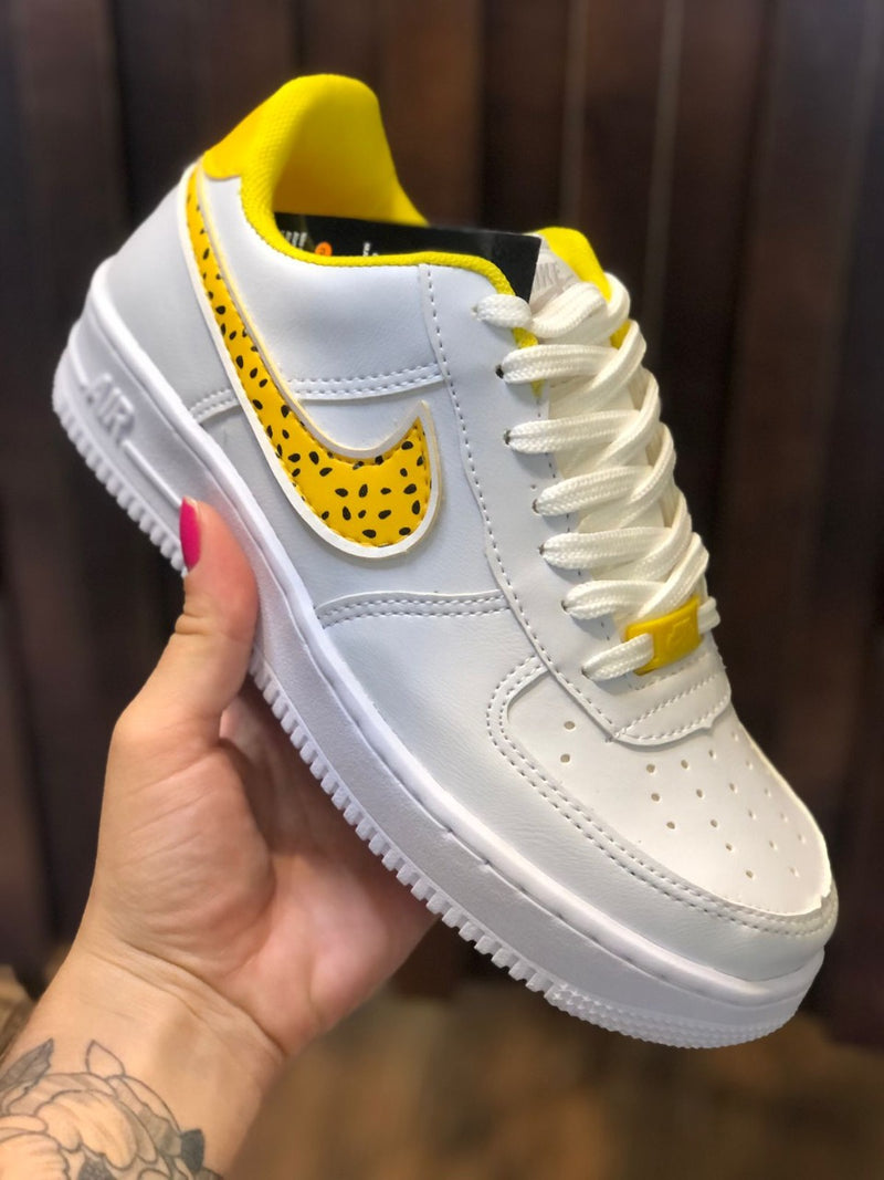 Tênis Nike Air Force 1 Tropical