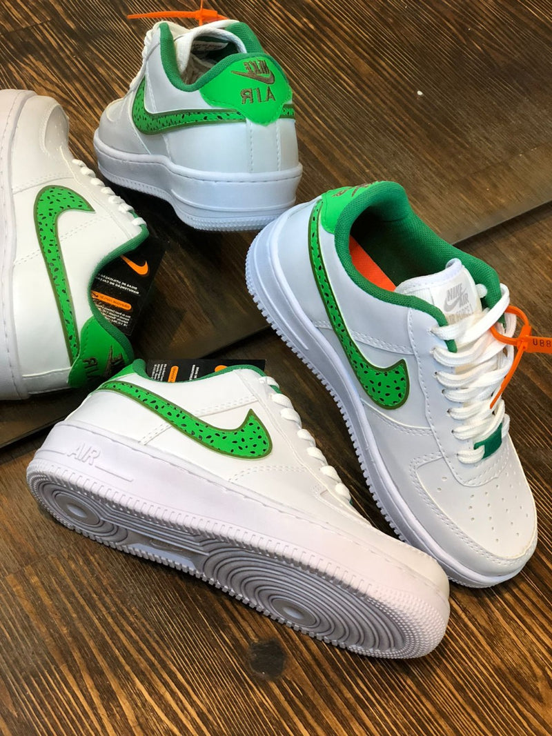 Tênis Nike Air Force 1 Tropical