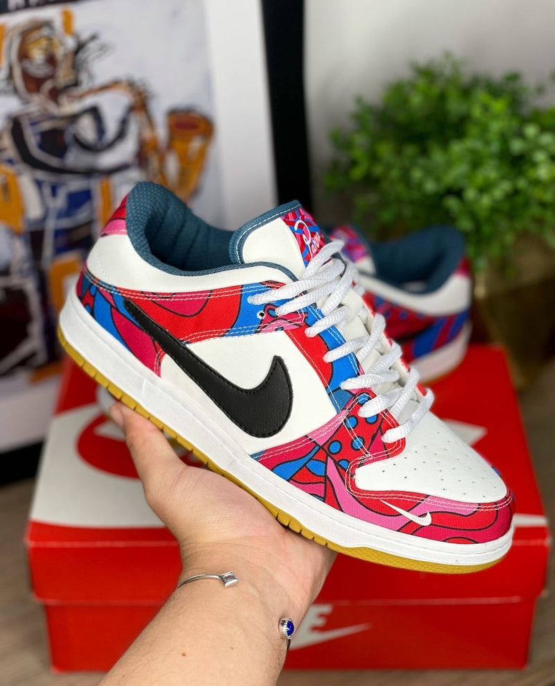 Tênis Nike Dunk Low SB Parra