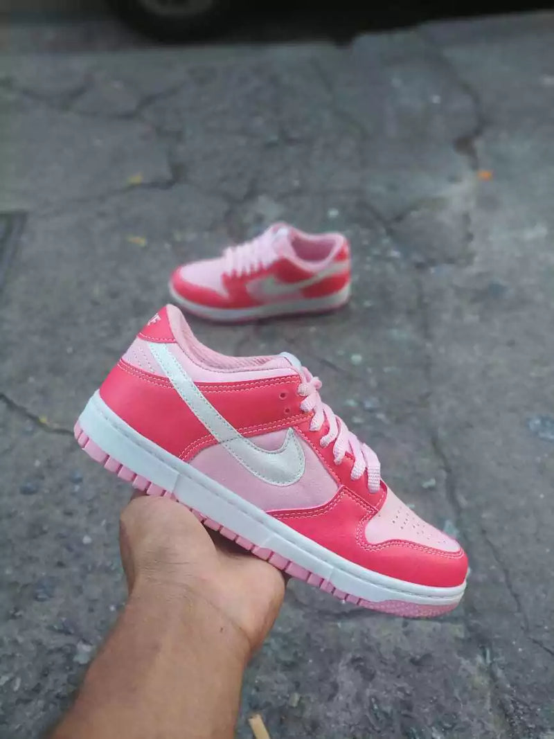 Tênis Nike Dunk Low Barbie