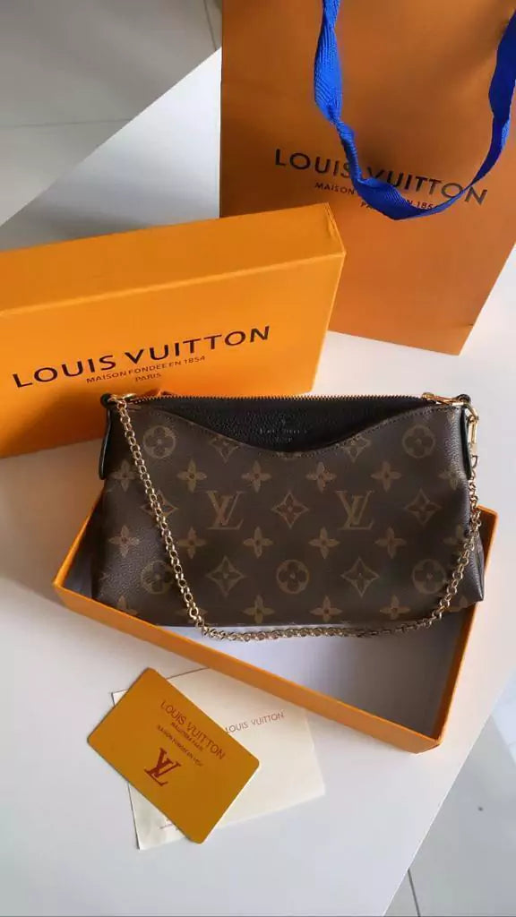 Bolsa LV Clutch Pallas Monogram