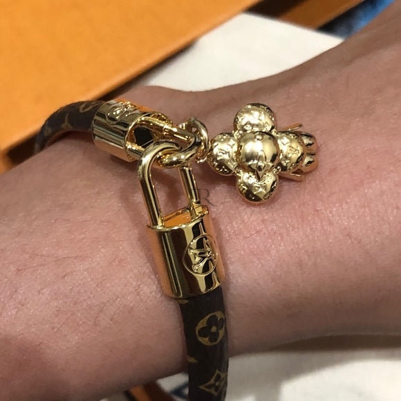 Bracelete Louis Vuitton com Charm