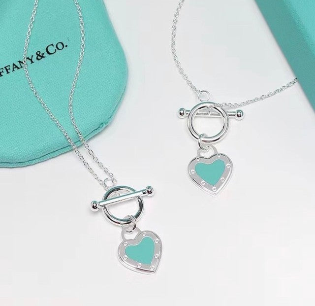 Colar Tiffany & Co. Love Heart