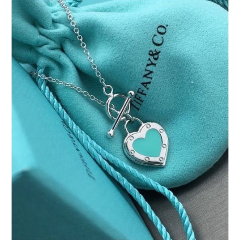 Colar Tiffany & Co. Love Heart