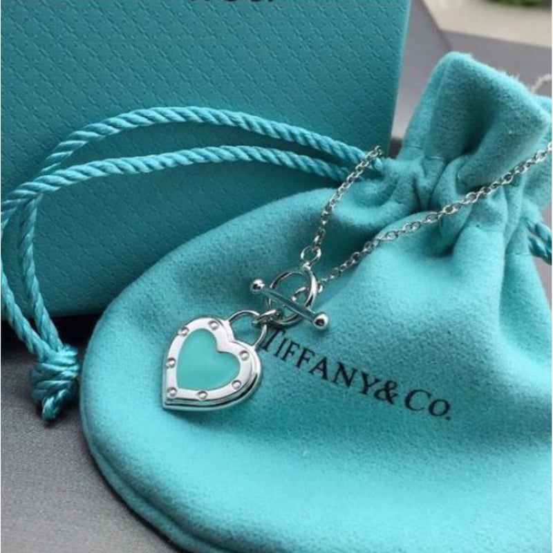 Colar Tiffany & Co. Love Heart