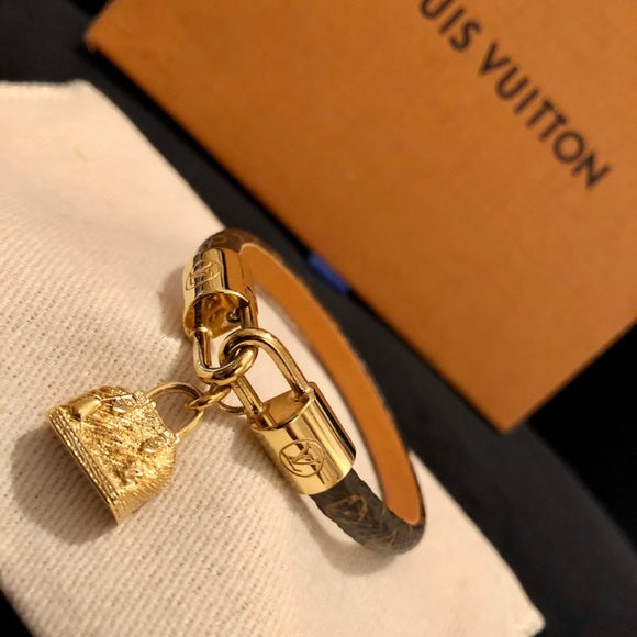 Bracelete Louis Vuitton com Charm